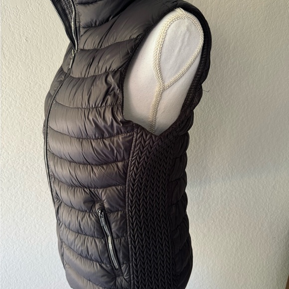 DKNY  black medium vest EUC - Picture 3 of 9